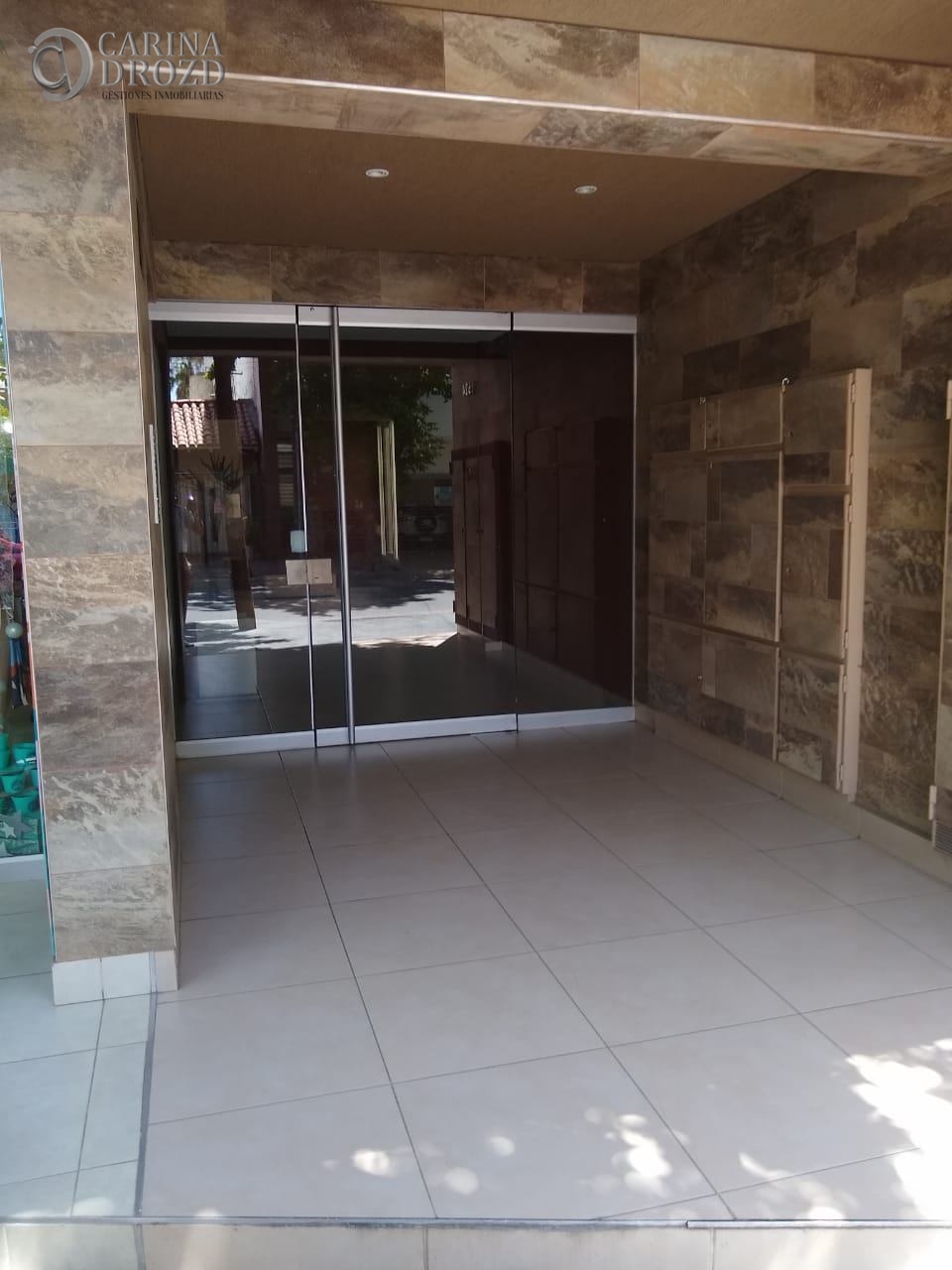 Departamento en venta c/ cochera en Godoy Cruz - foto 2