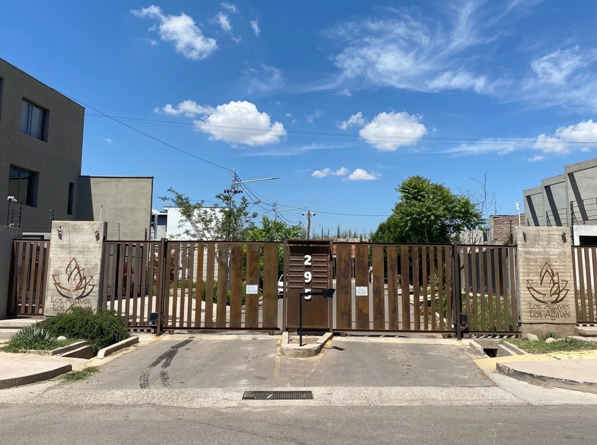 Lote en venta apto PH de 330m2 o 655m2, en barrio pribado Los Ágaves, Carrodilla - foto 1