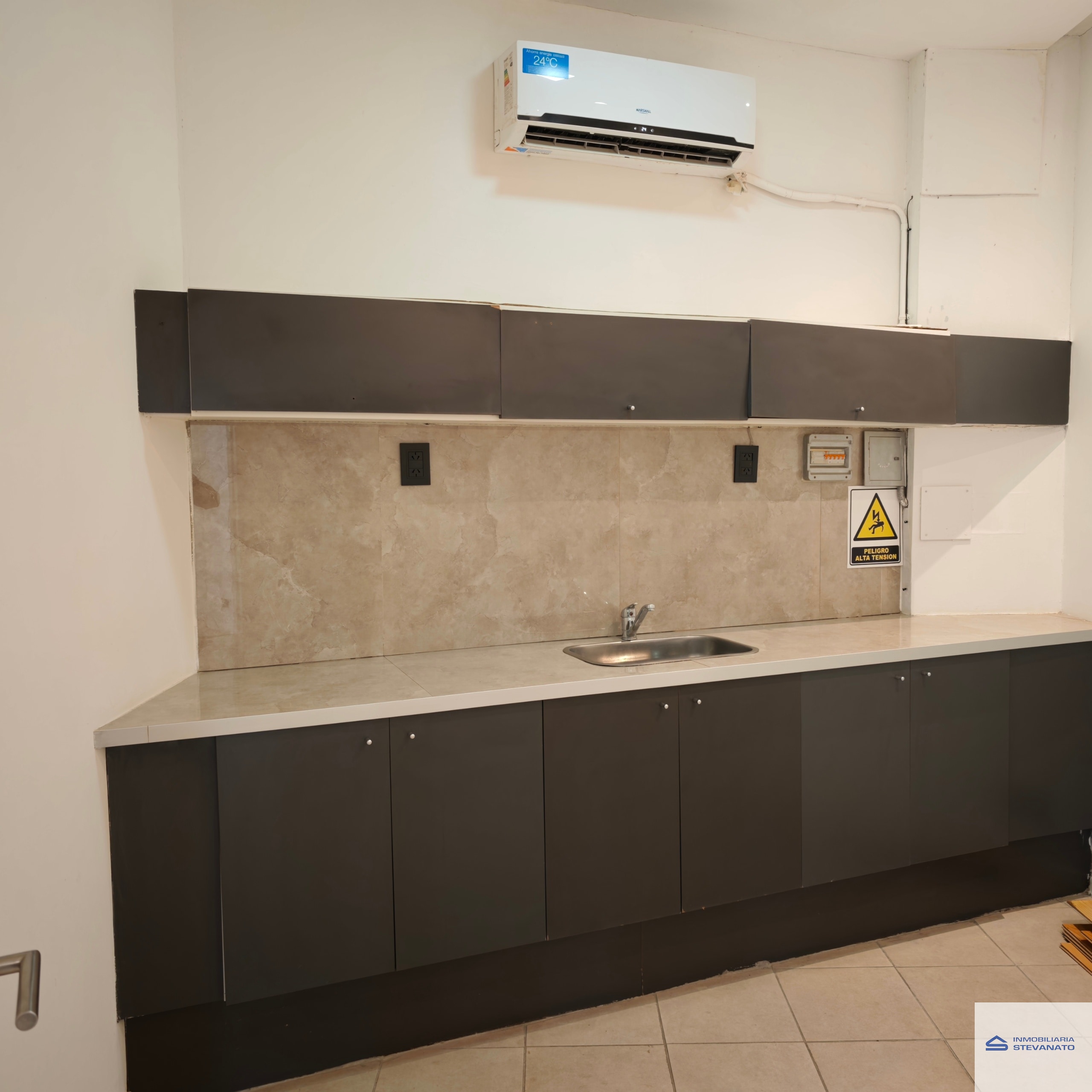 Local comercial en venta ubicado en Chacras de Coria - foto 2