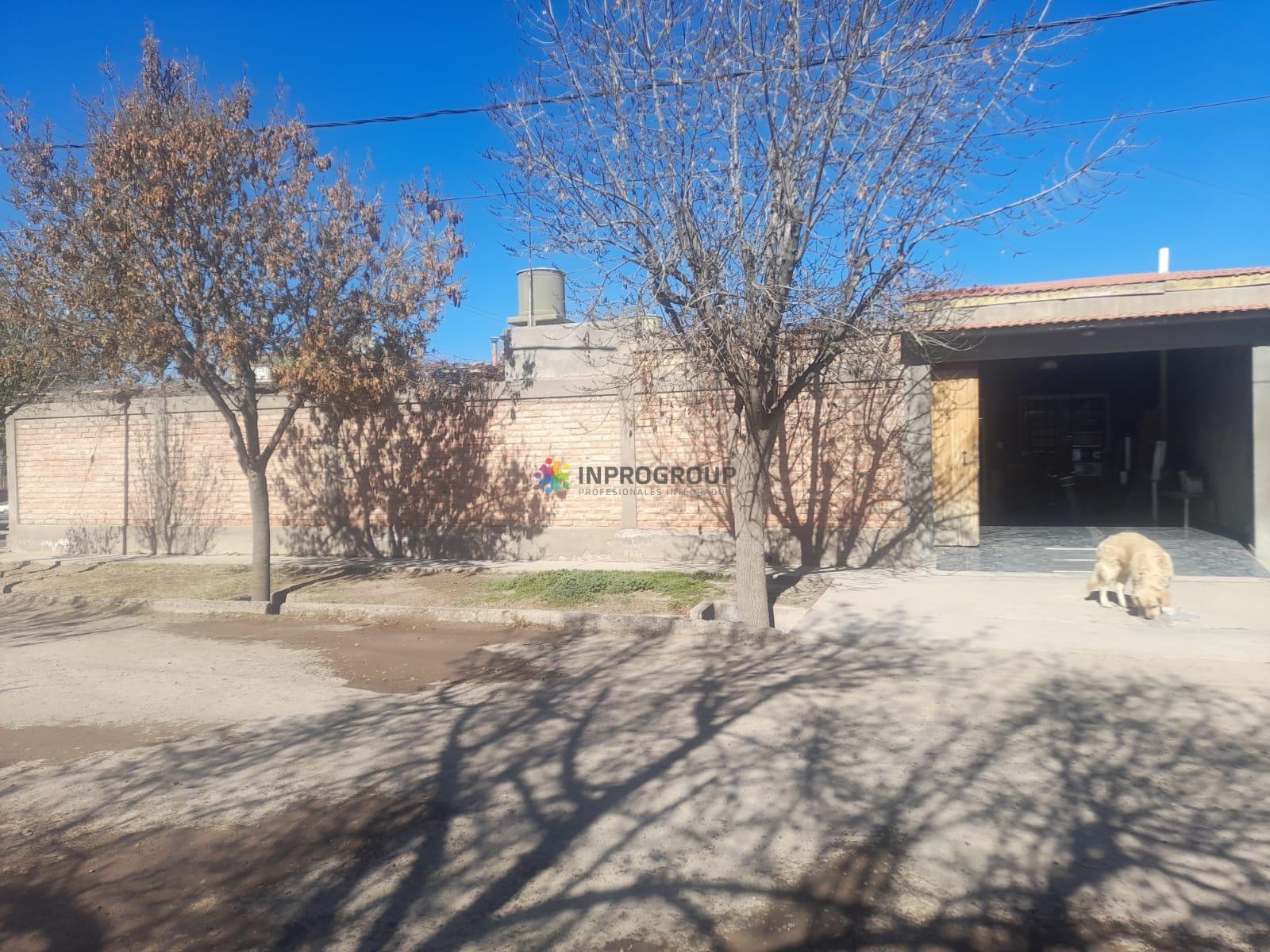 Casa en venta c/ cochera en San Martín - foto 2
