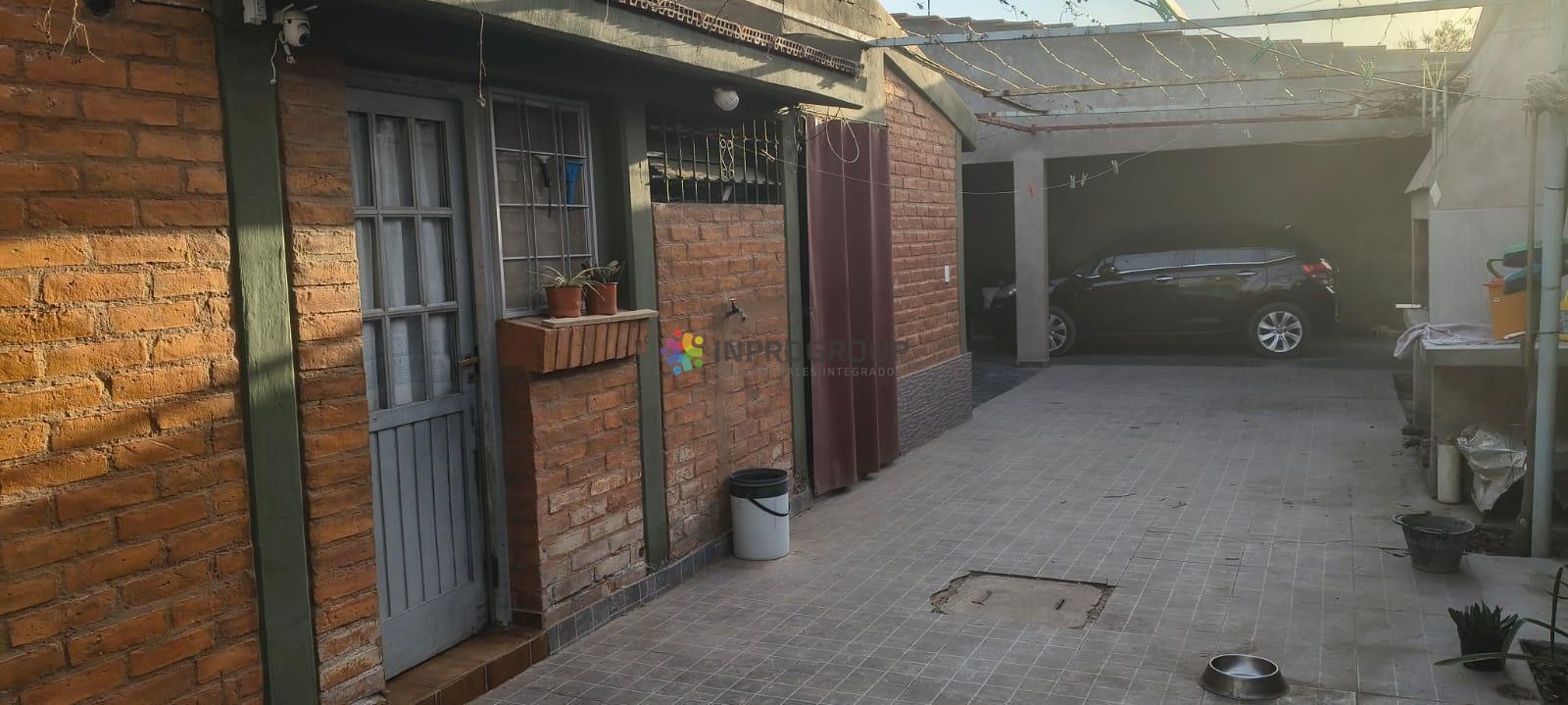 Casa en venta c/ cochera en San Martín - foto 3