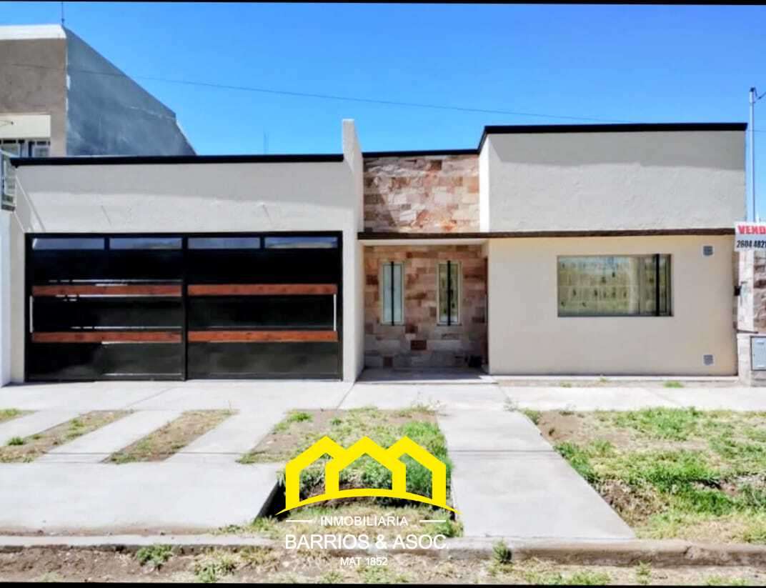 Casa en venta c/ cochera en San Rafael - foto 1