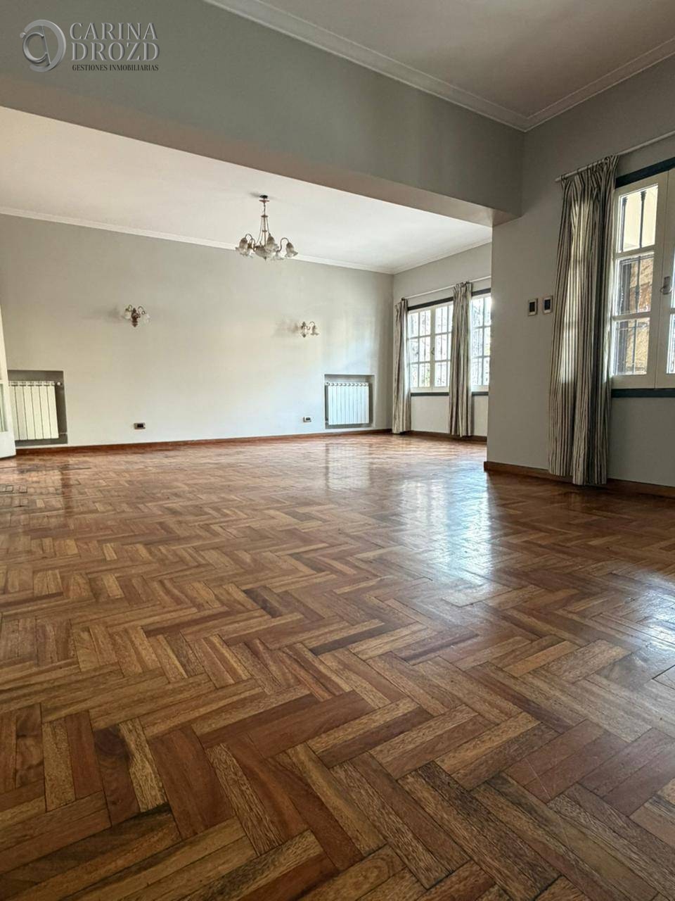 Casa en venta c/ cochera en Bombal - foto 3