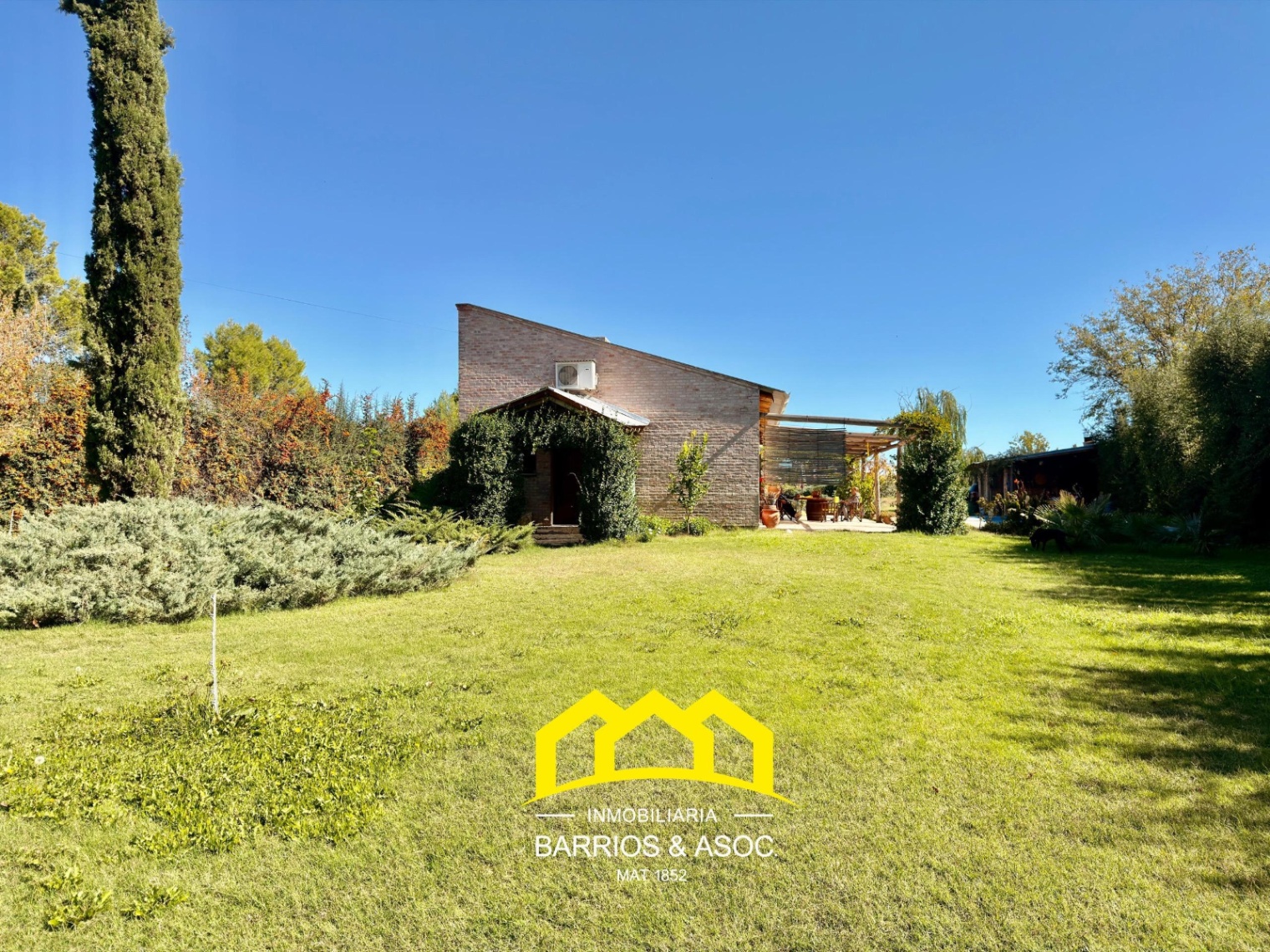 Chalet en venta c/ cochera en San Rafael - foto 5
