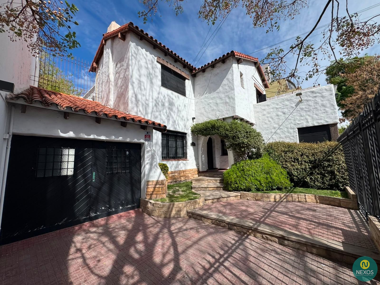 Magnífica Casa en Espejo y Av. Belgrano | Apta desarrollo inmobiliario - foto 1