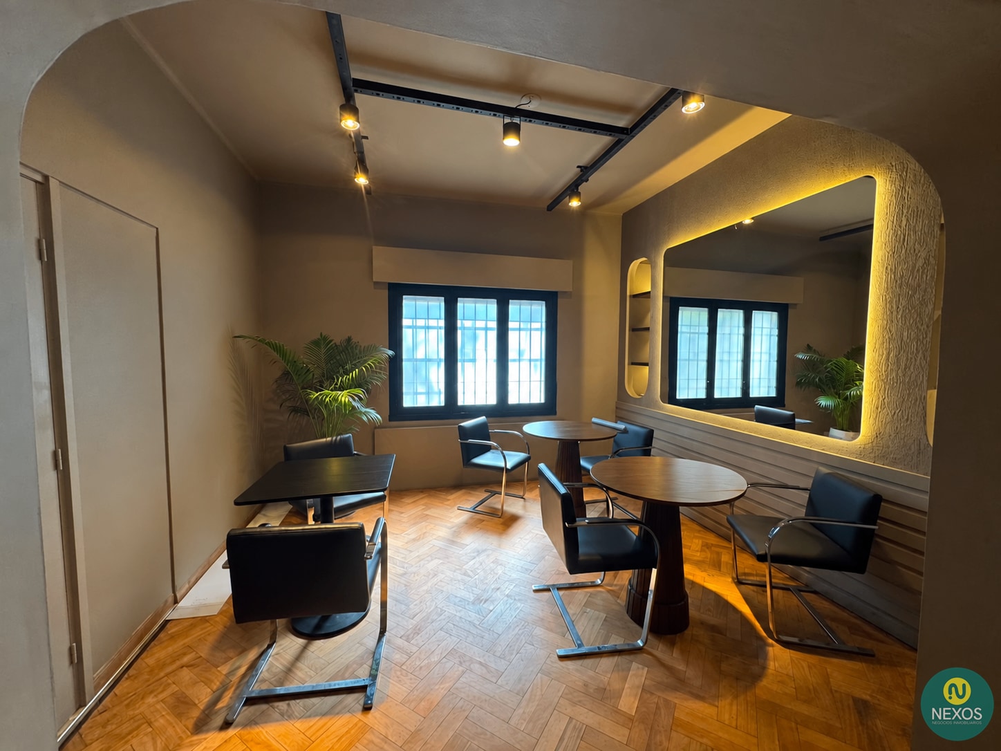 Magnífica Casa en Espejo y Av. Belgrano | Apta desarrollo inmobiliario - foto 4