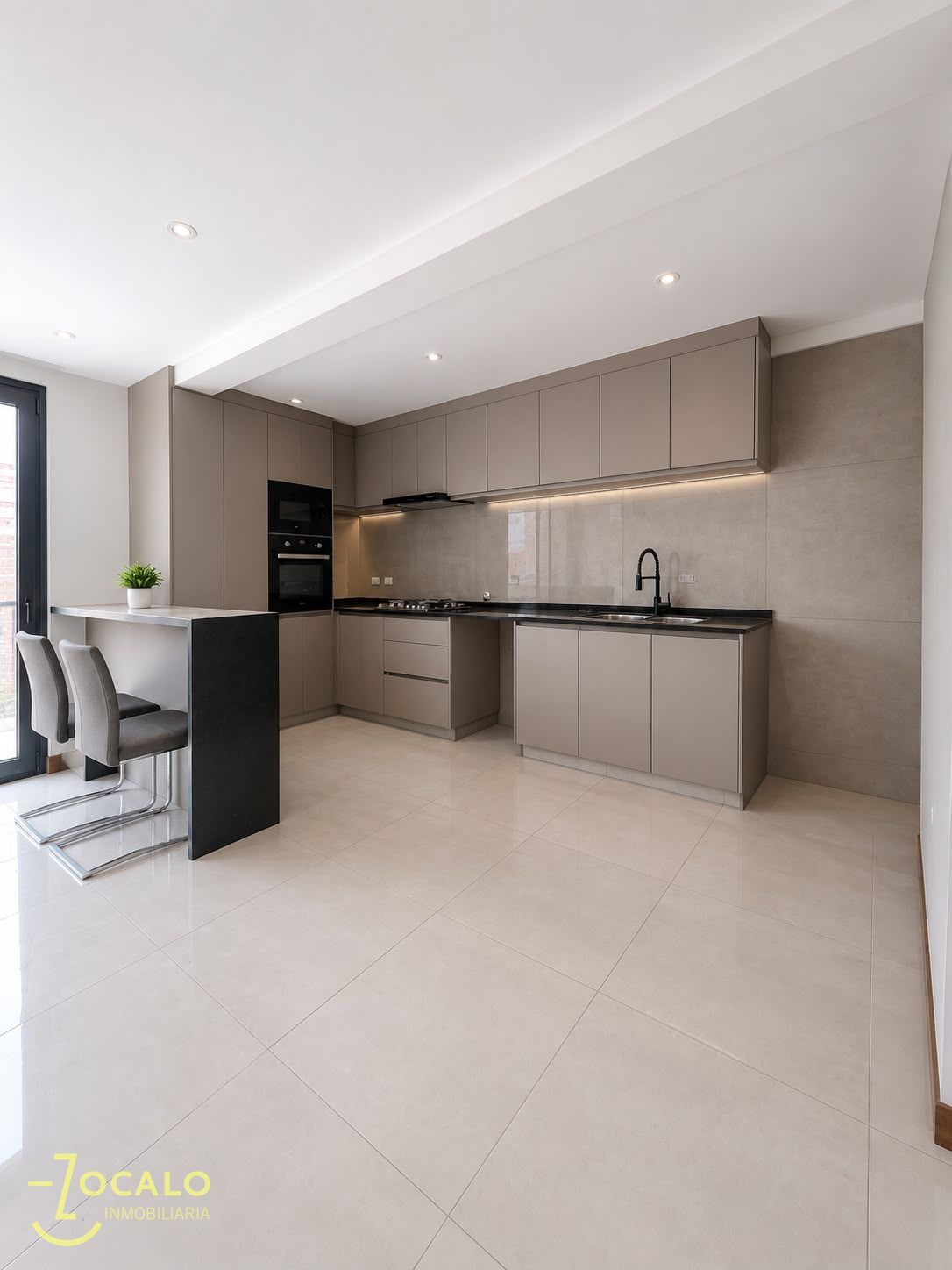 Casa en venta a Estrenar en Lunlunta - foto 2