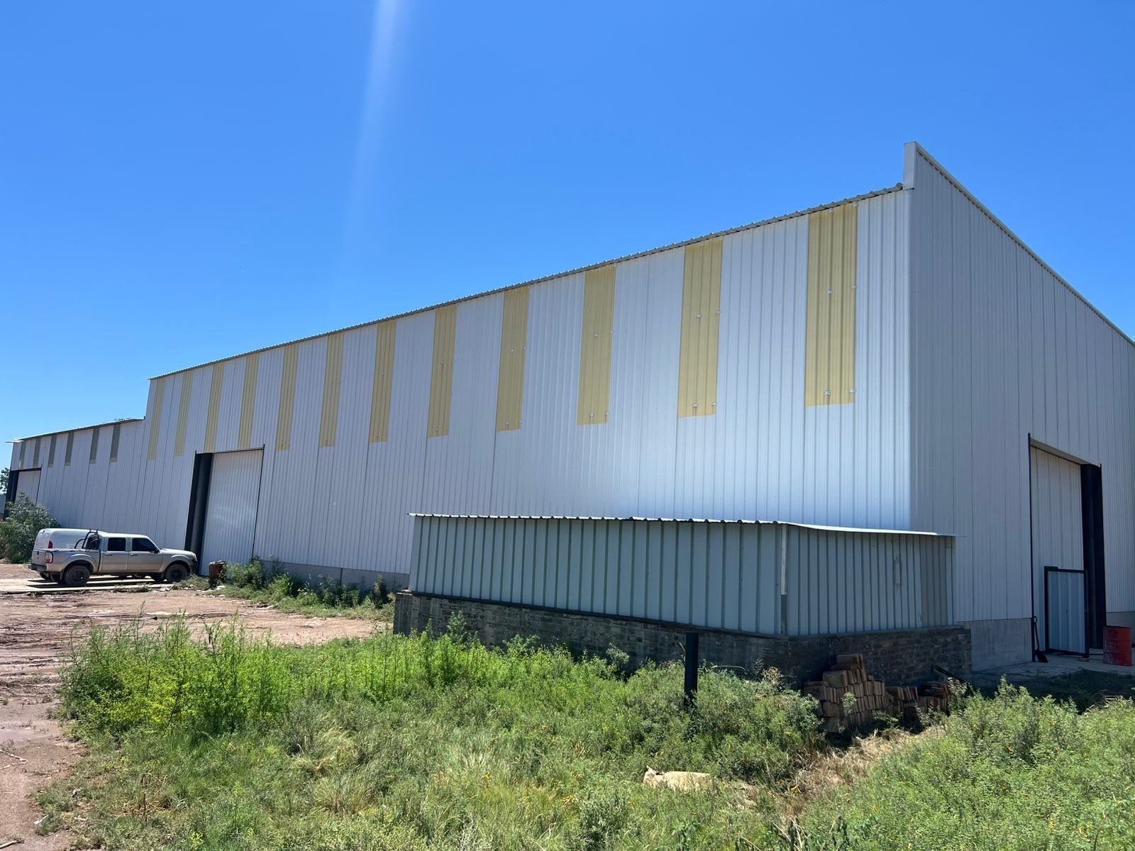 Galpón en venta de 3200m2 ubicado en El Plumerillo - foto 1