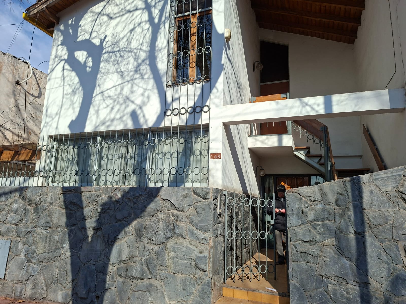 IMPORTANTE CASA EN CIUDAD - foto 1