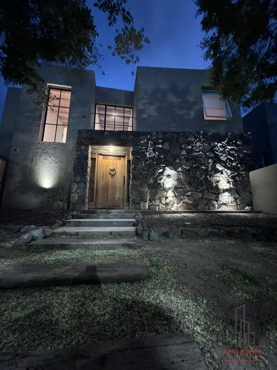 Casa en venta c/ cochera en Luján de Cuyo - foto 2