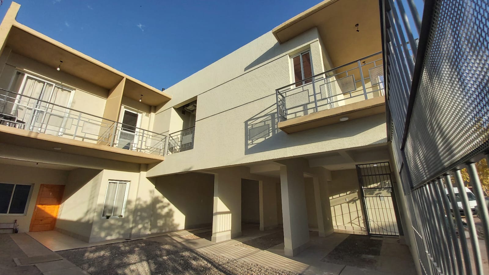 VENDO· DEPTO PRIMER PISO · 2 DORM · GUAYMALLEN · R. VENETO · - foto 1