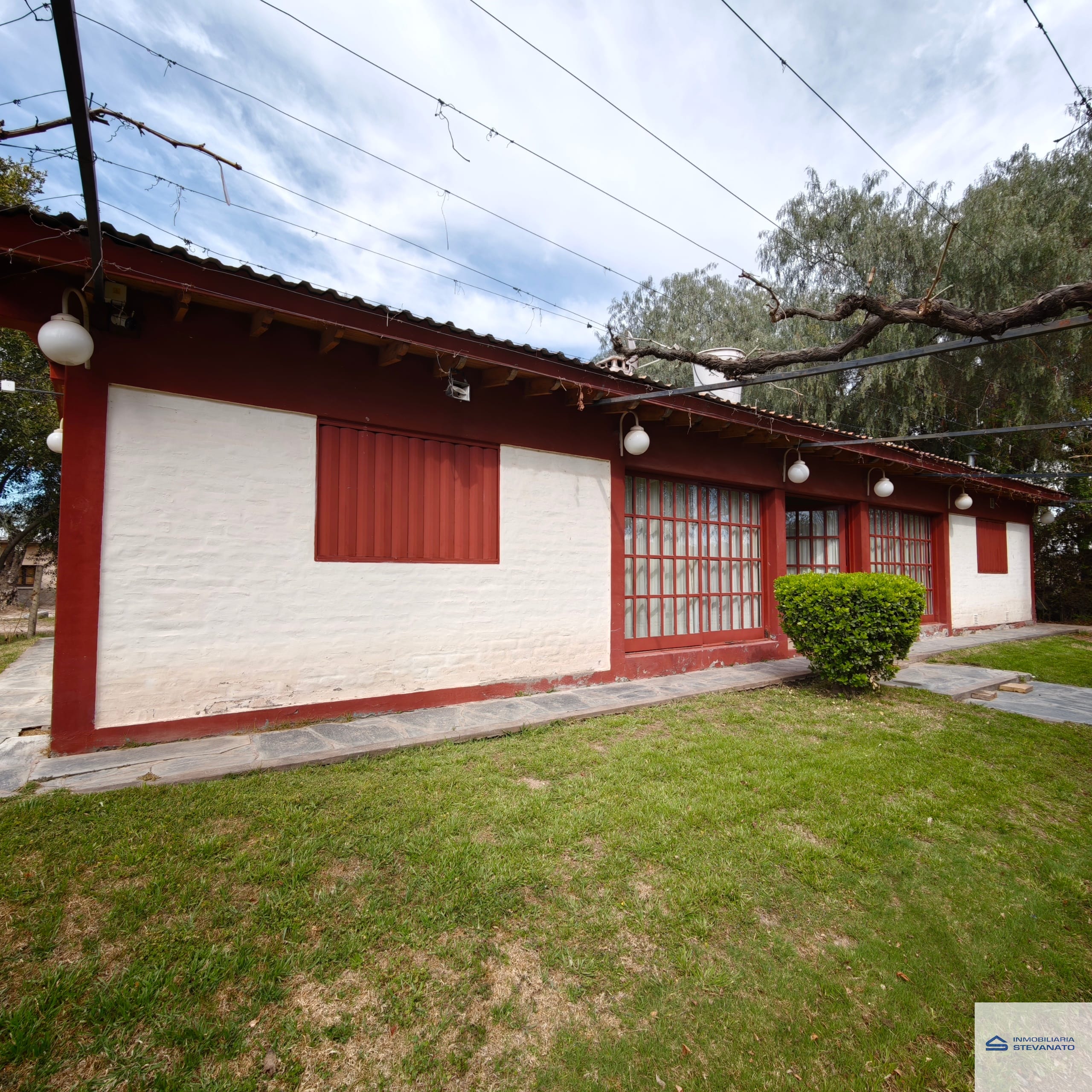 Casa en venta de 3 dormitorios c/ cochera en Lunlunta - foto 1