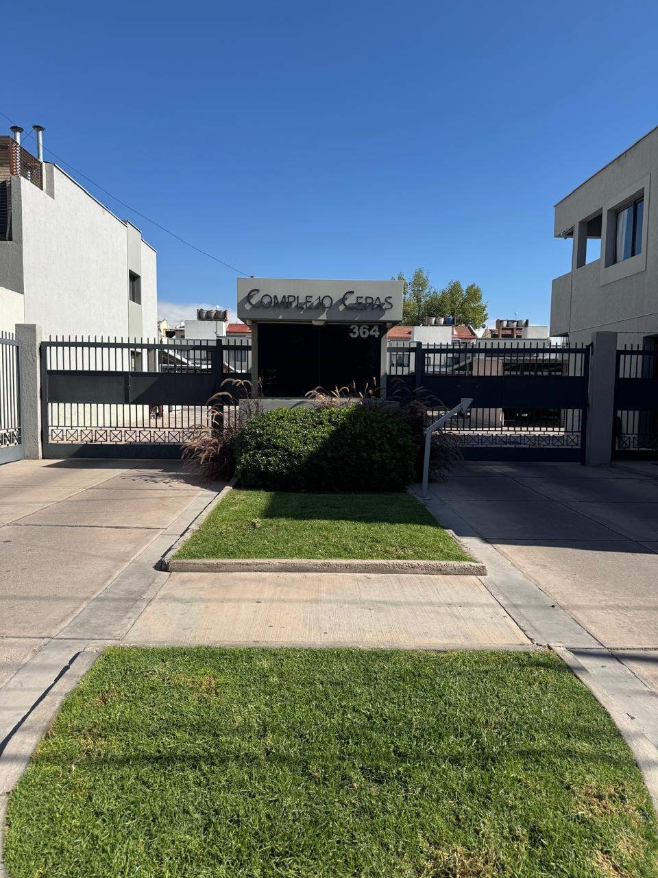 Departamento en venta c/ cochera en Villa Nueva - foto 1