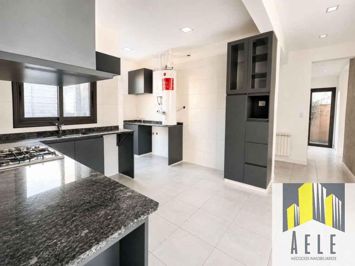 CASA APTA CREDITO - 3 HAB + 3 BAÑOS - B° LAR VIEYTES 2- MAIPU-MZA - foto 2