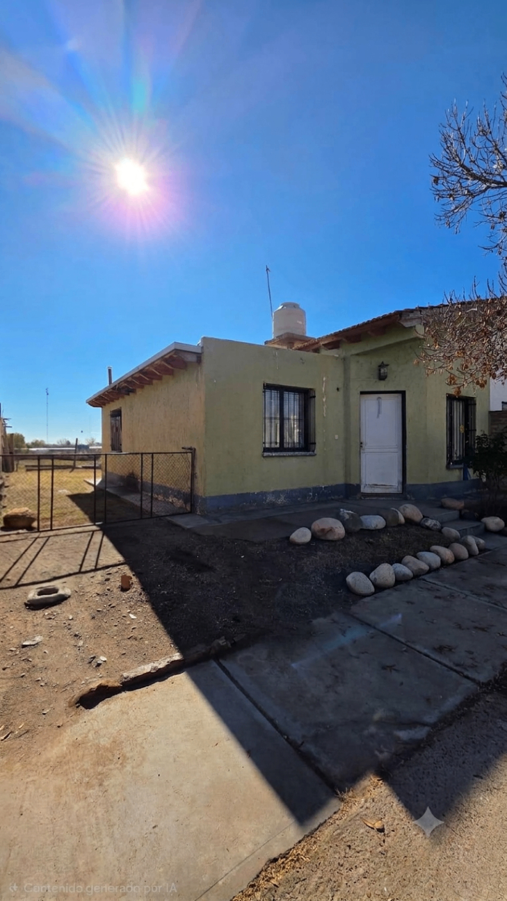 Casa en venta c/ cochera en Tunuyán - foto 3