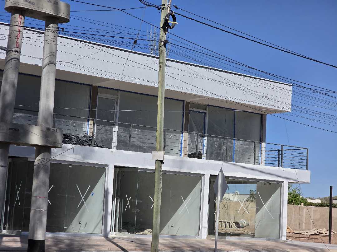 VENTA OFICINA EN CHACRAS DE CORIA· MENDOZA - foto 3
