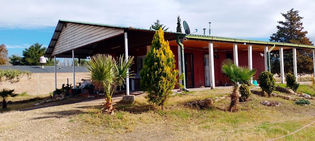 CASA EN VENTA, 1700M2 , 3 habitaciones, cocheras-Todos los servicios- El Cerrito - foto 1