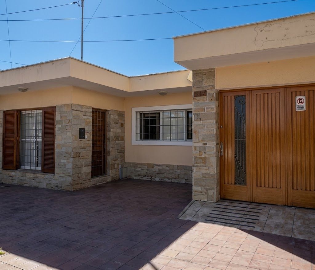 Casa en venta c/ cochera en Tunuyán - foto 2