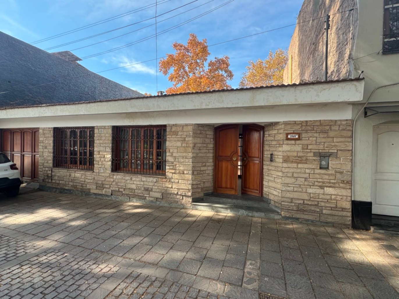 Casa en venta c/ cochera en 4.ª Sección Área Fundacional - foto 1