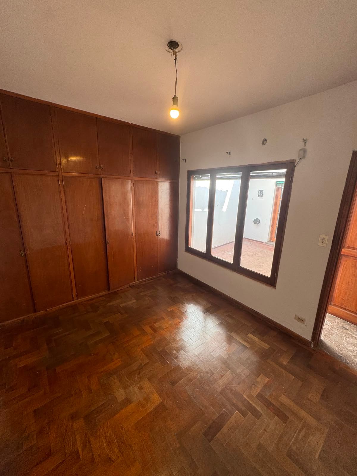 Casa en venta c/ cochera en 4.ª Sección Área Fundacional - foto 4
