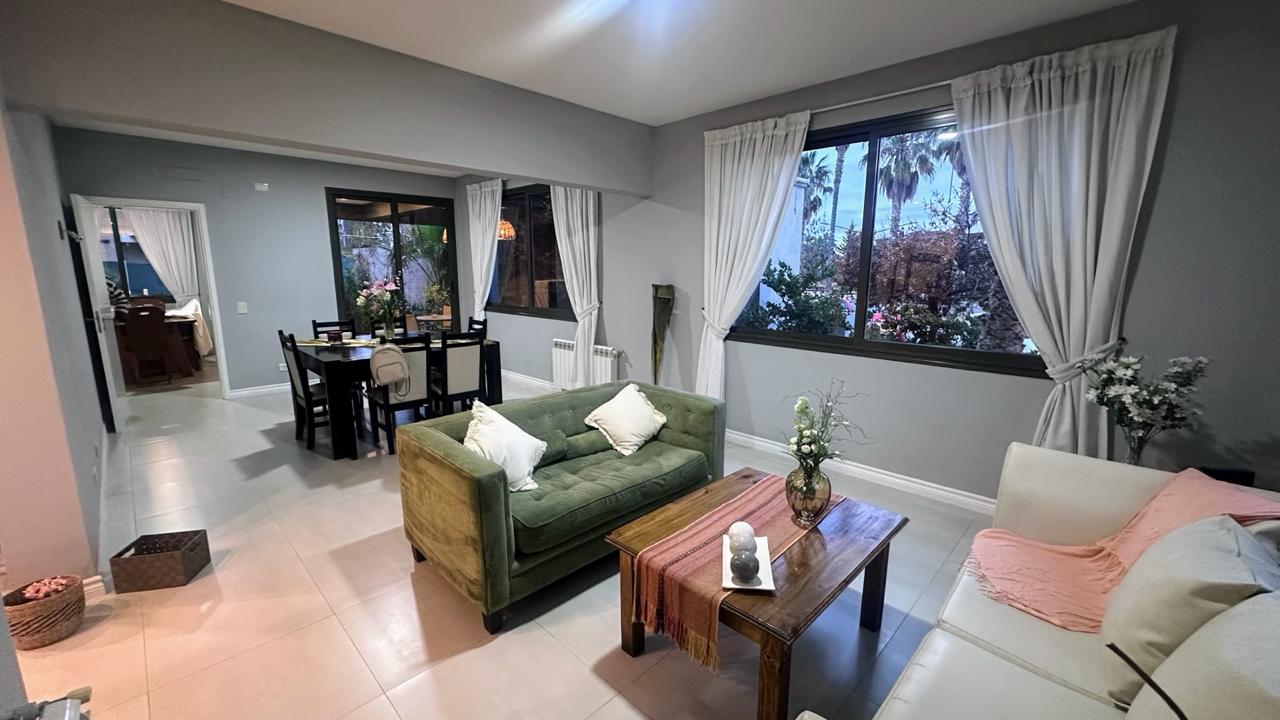 Venta casa 4 dormitorios en Godoy Cruz Barrio Palmares - foto 1