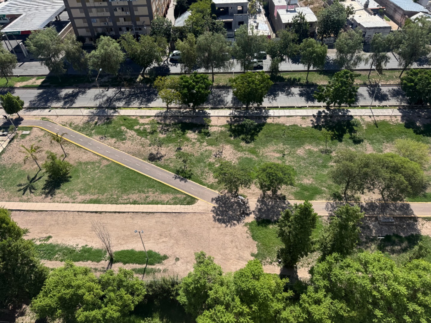Departamento en alquiler c/ cochera en 4.ª Sección Área Fundacional - foto 5