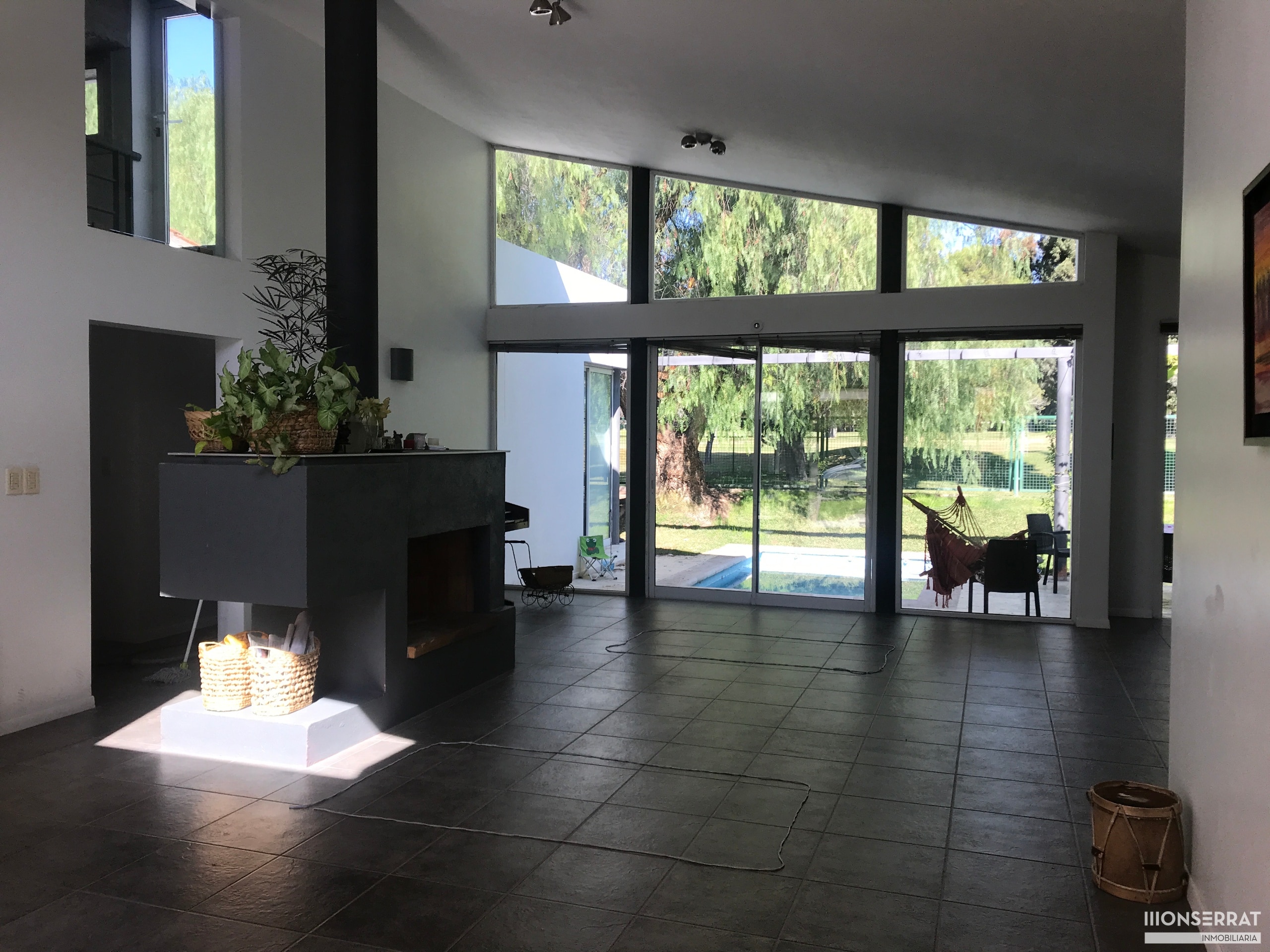 Casa en venta Bº Club de Campo, sobre cancha de golf. 3 dorm. 3 baños. Pileta - foto 2