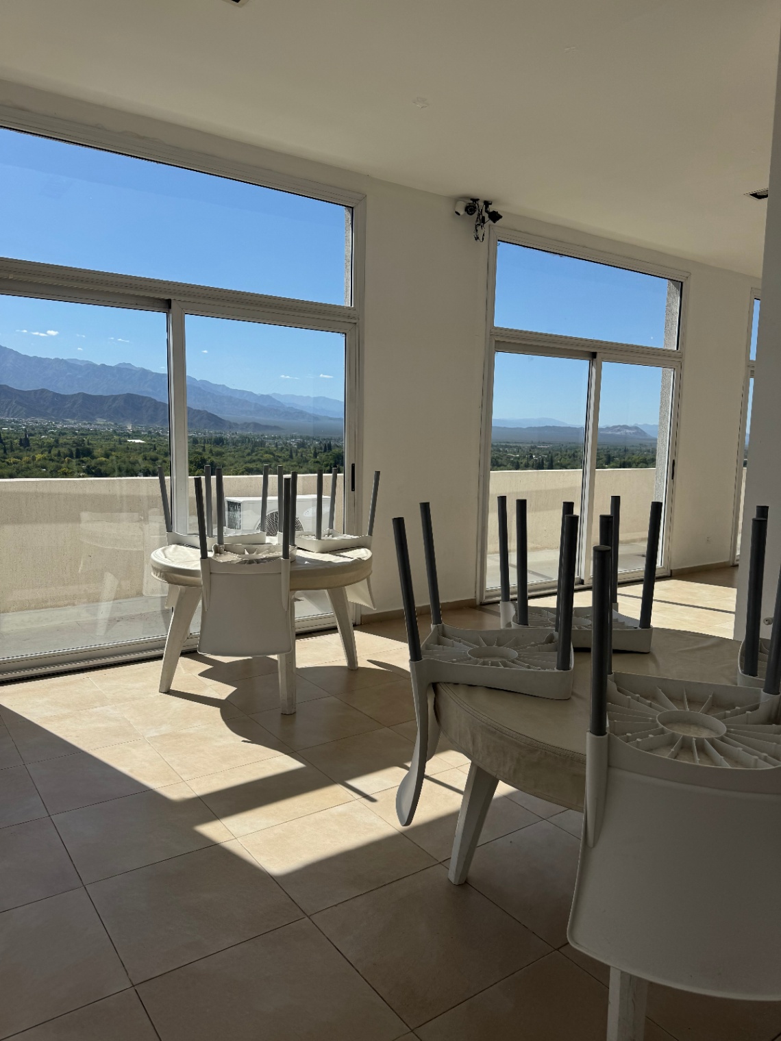 Departamento en alquiler c/ cochera en 4.ª Sección Área Fundacional - foto 3