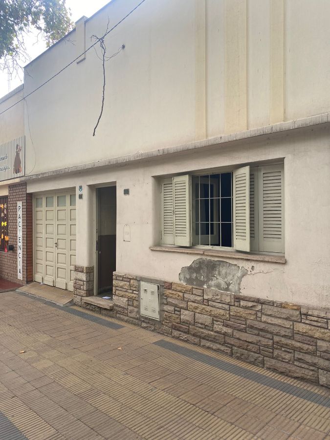 PROPIEDAD CÉNTRICA A LA VENTA EN CALLE BUENOS AIRES - foto 2