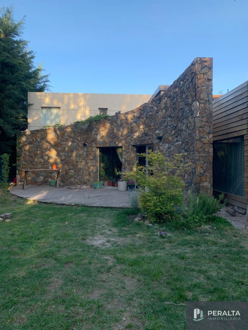 Casa en alquiler c/ cochera en Maipú - foto 1