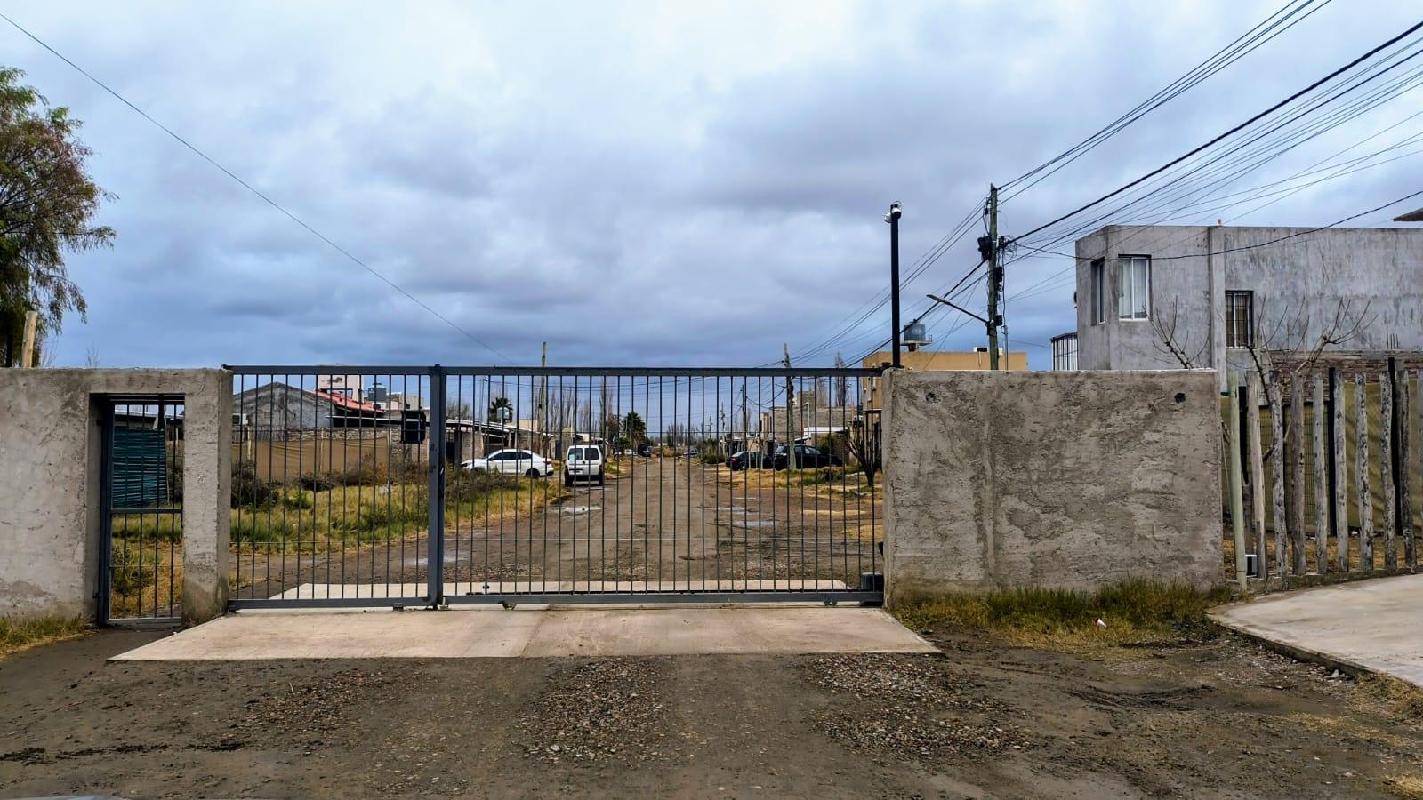 Casa en venta c/ cochera en Los Corralitos - foto 1