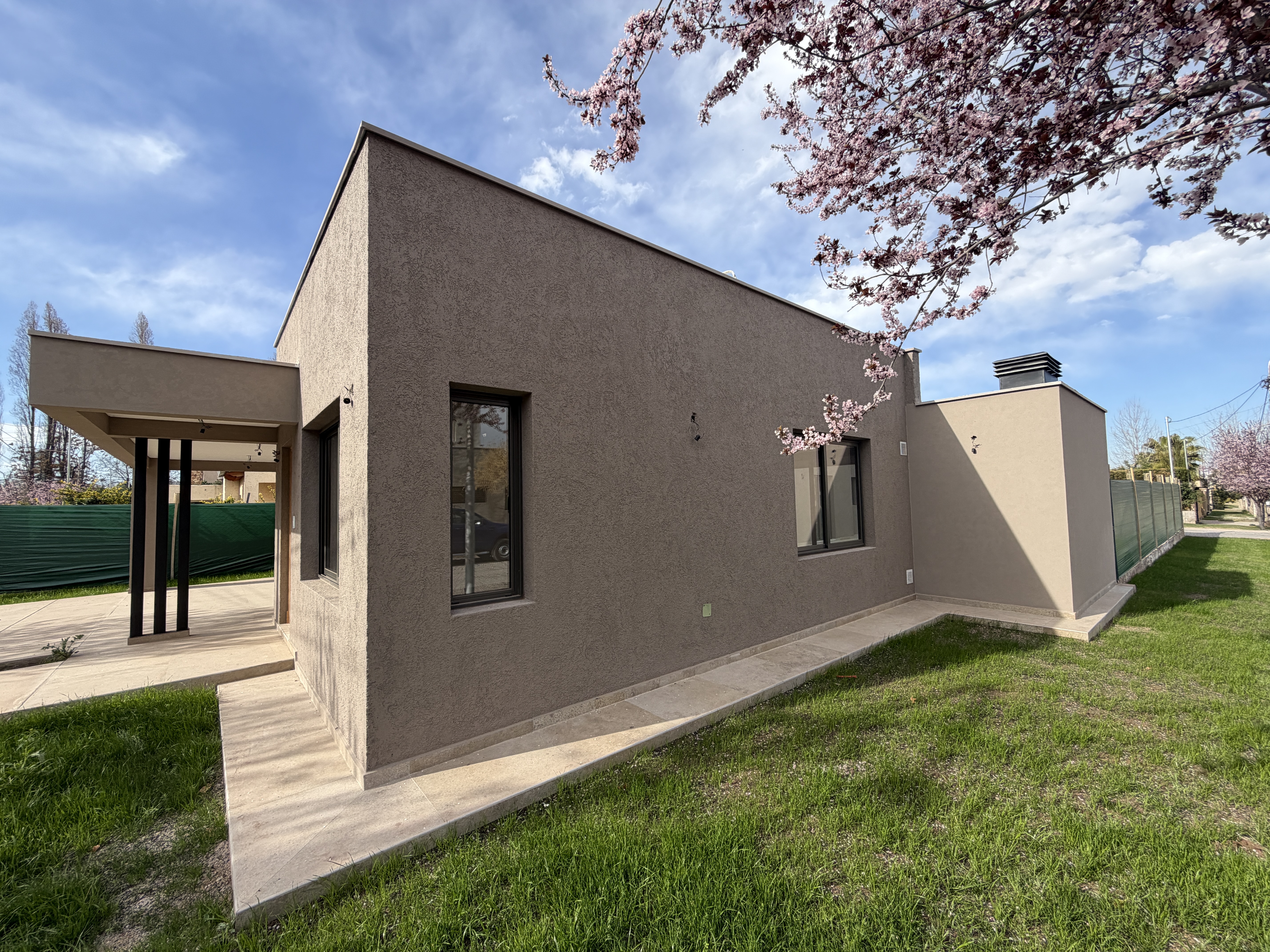 Venta casa 4 ambientes en Lujan de Cuyo - foto 1