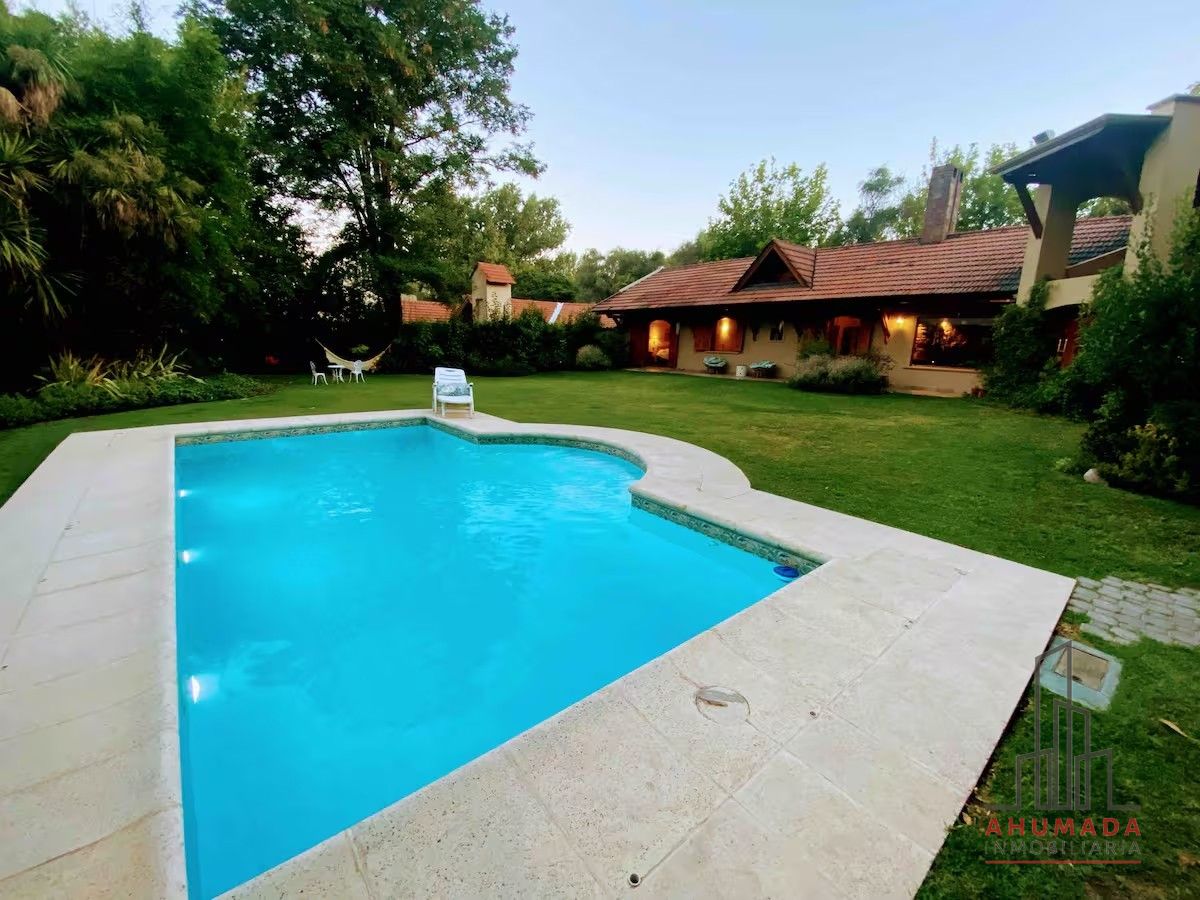 Casa en venta en Chacras de Coria - foto 1