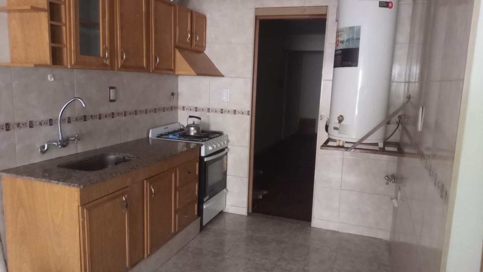 Casa en venta c/ cochera en Rodeo de la Cruz - foto 2