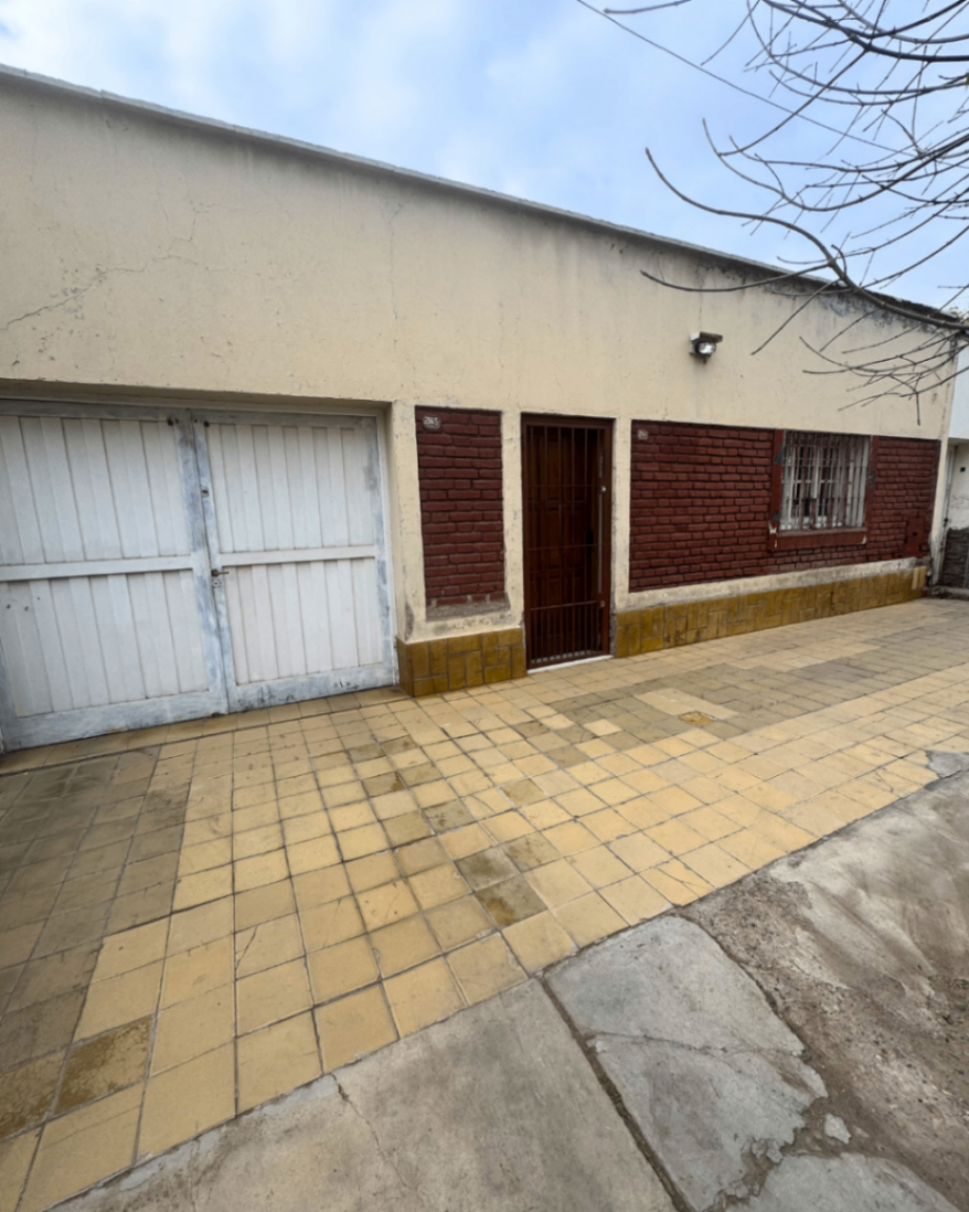 CASA EN VENTA - LAS HERAS - foto 1
