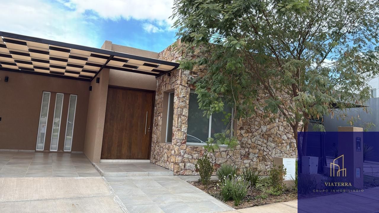 Casa en venta c/ cochera en Luján de Cuyo - foto 4