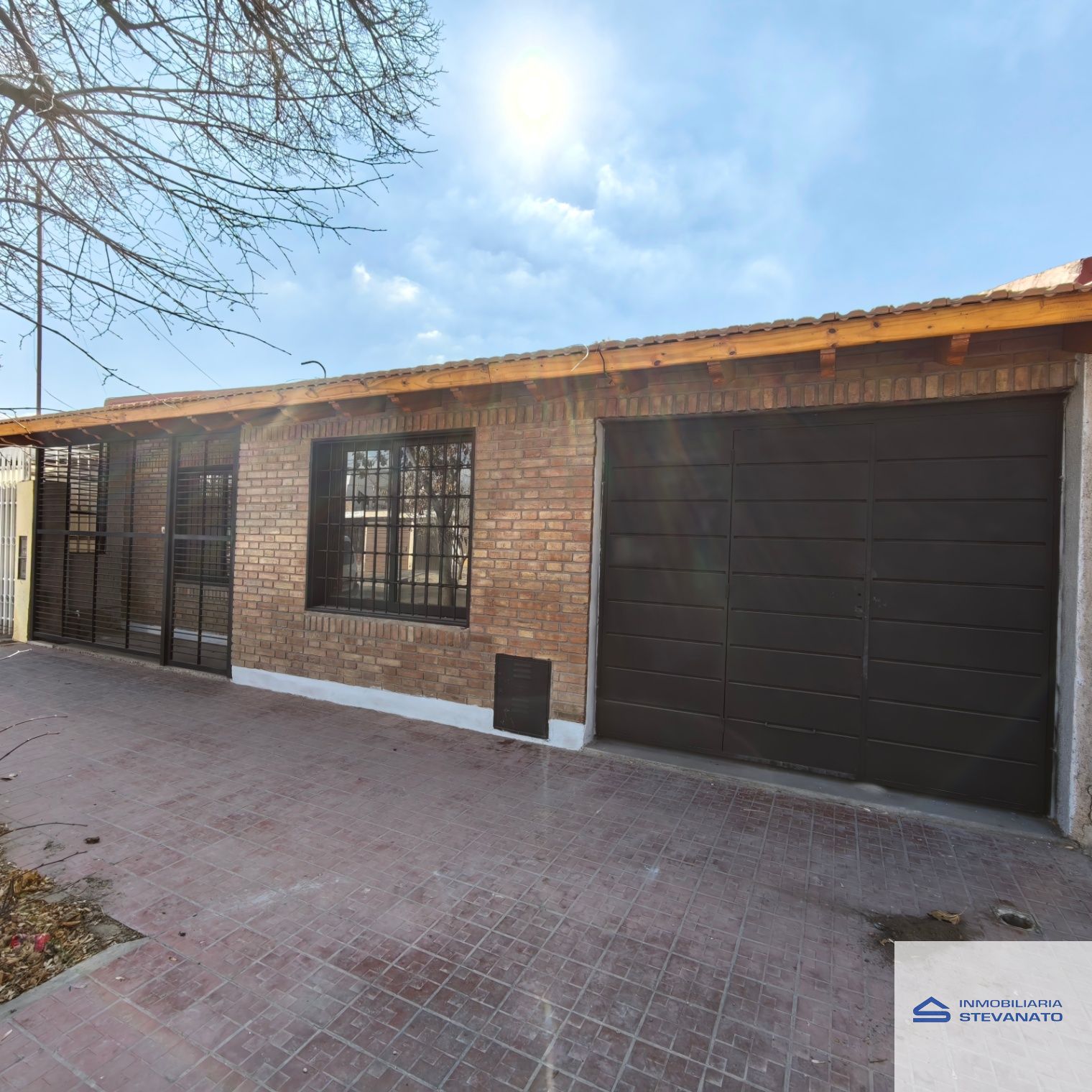 Casa en venta c/ cochera en Luzuriaga - foto 1