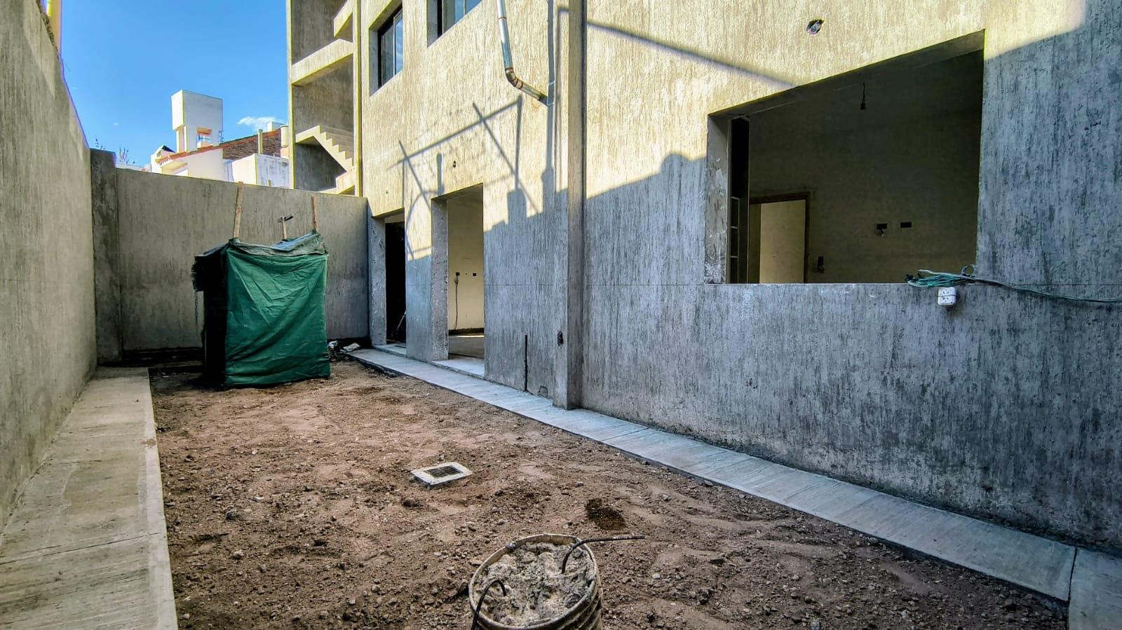 Departamento en venta c/ cochera en Godoy Cruz - foto 4