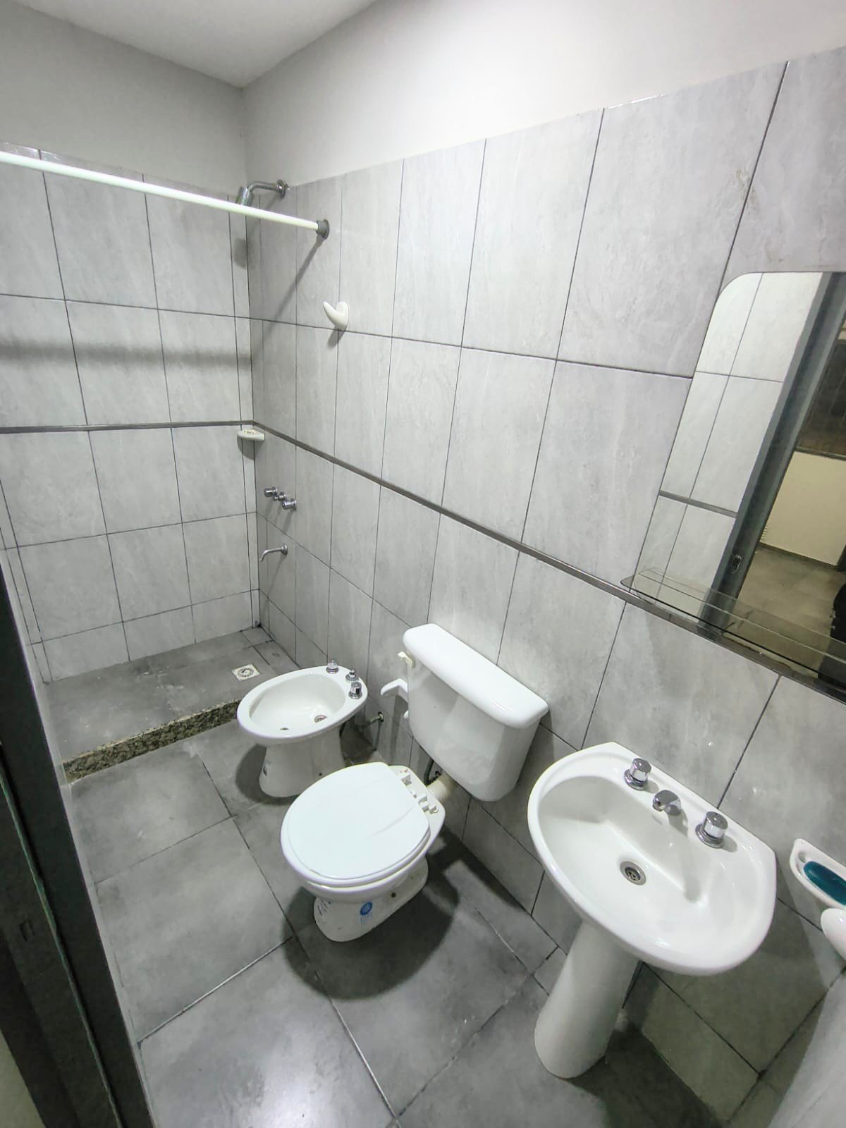 Departamento en VENTA 2 habitaciones sobre Av. Granadero , San Rafael- Mza. - foto 3