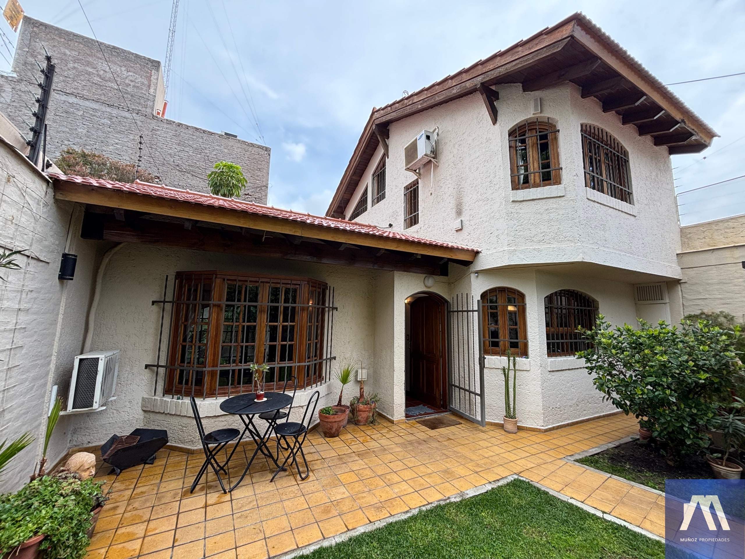 Casa en venta c/ cochera en Barrio Bombal Godoy Cruz - foto 2