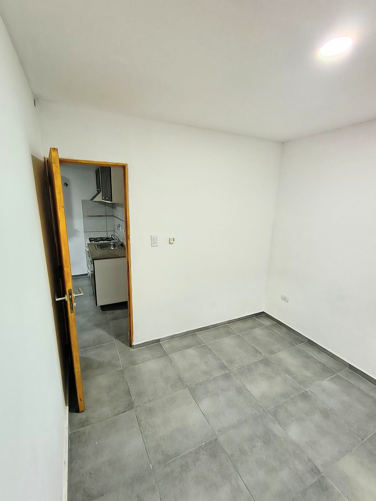 Departamento en VENTA 2 habitaciones sobre Av. Granadero , San Rafael- Mza. - foto 2