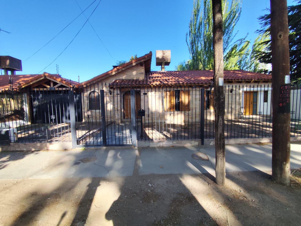 Casa en venta c/ cochera en Luján de Cuyo - foto 1