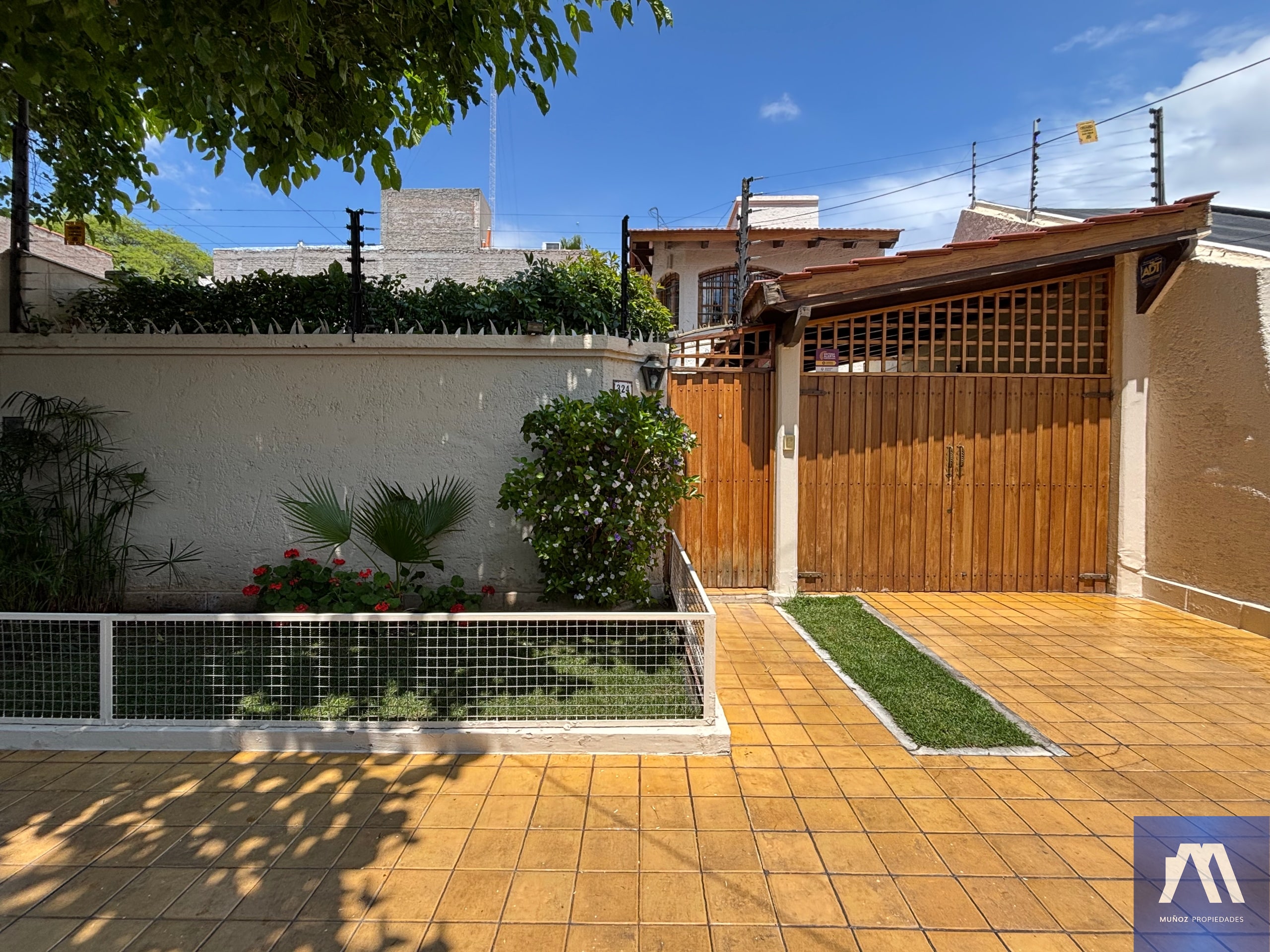 Casa en venta c/ cochera en Barrio Bombal Godoy Cruz - foto 3