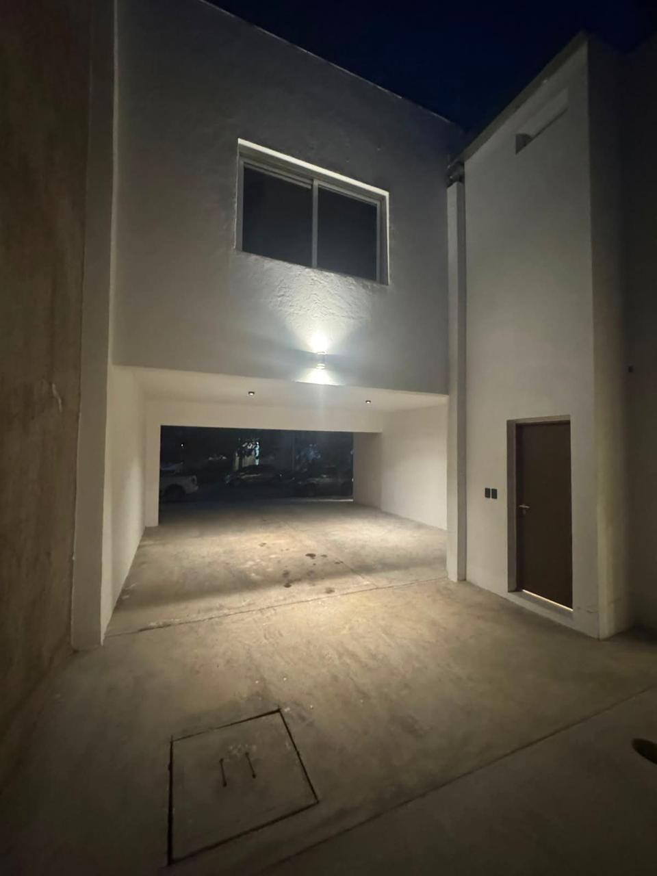 Casa en venta c/ cochera en Otros barrios - foto 2