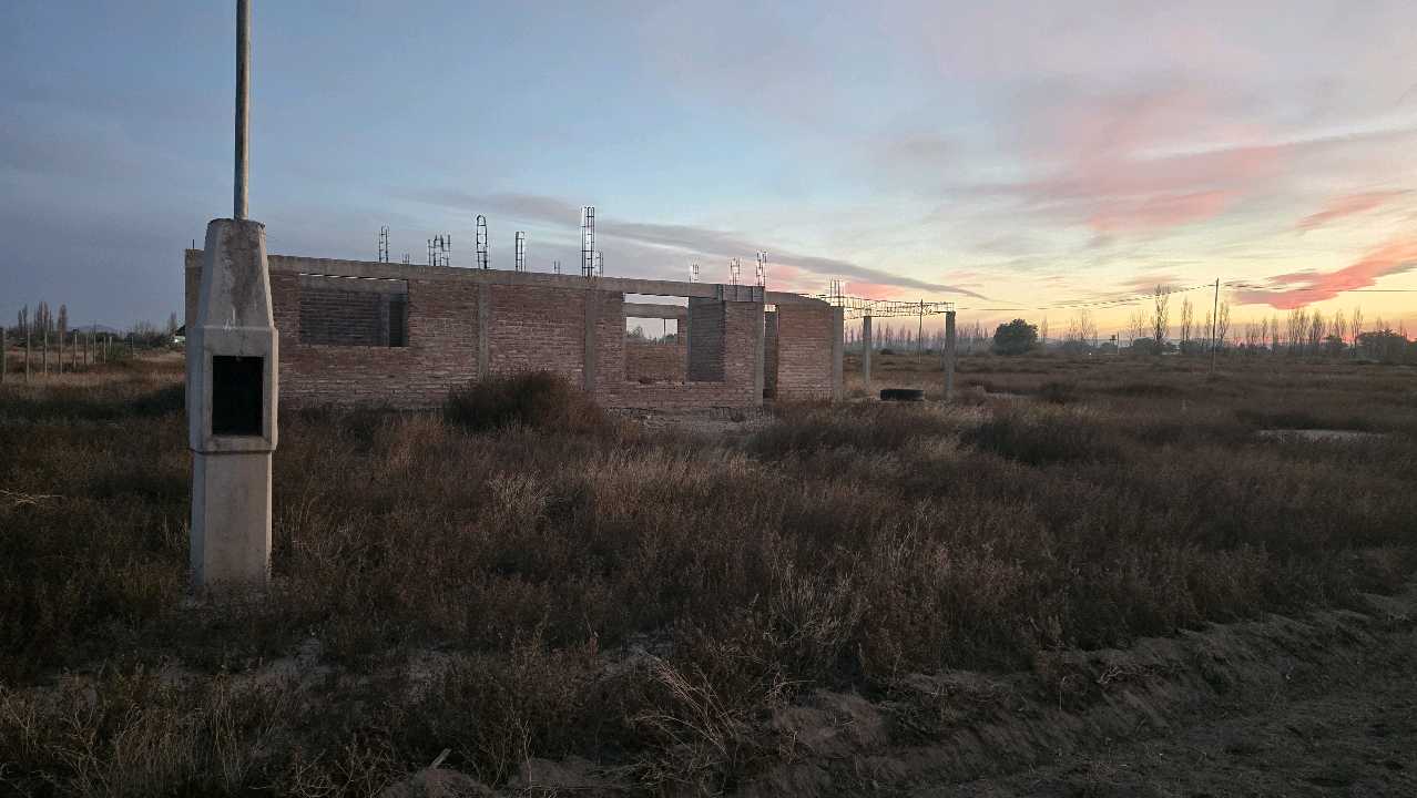 CASA EN VENTA EN OBRA EN LAS CALANDRIAS - foto 1