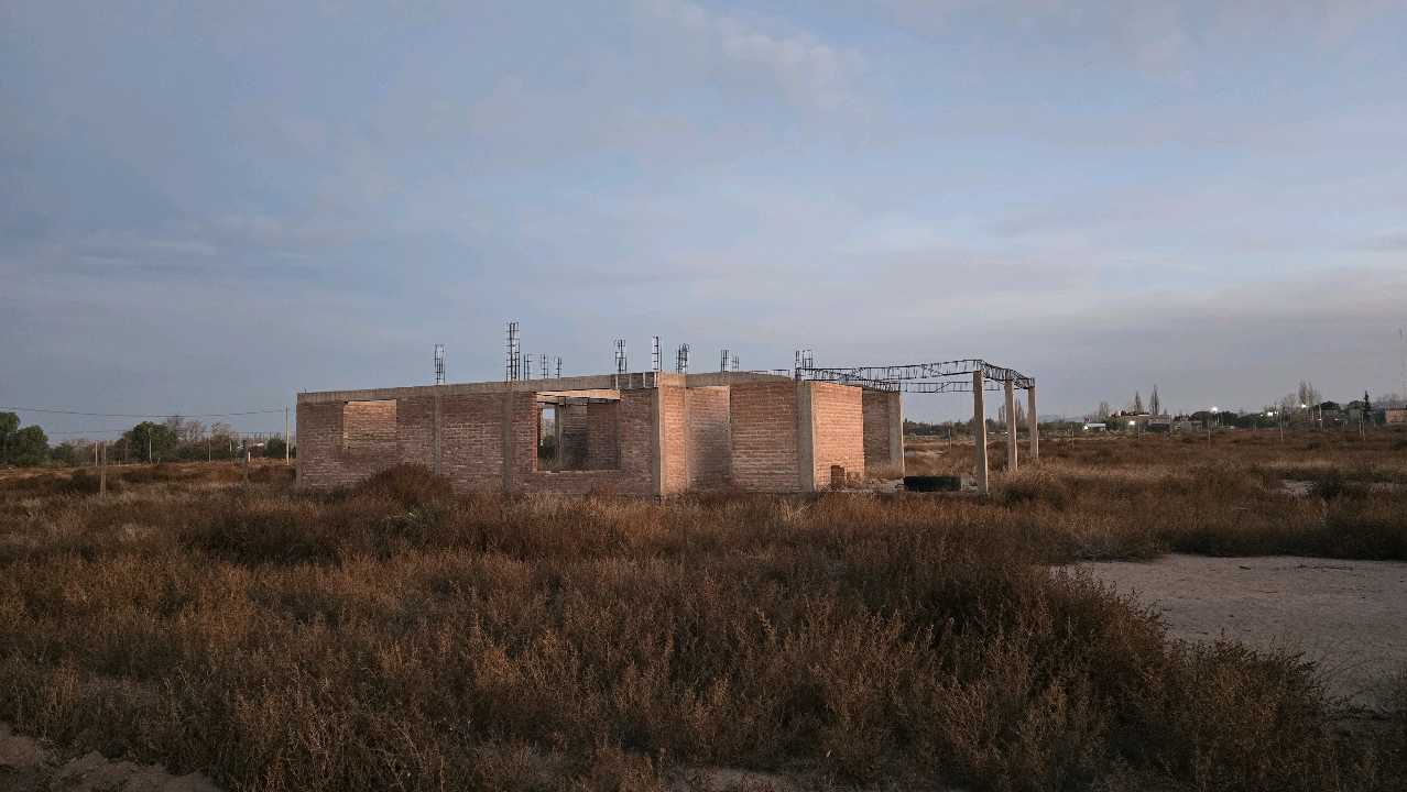 CASA EN VENTA EN OBRA EN LAS CALANDRIAS - foto 2