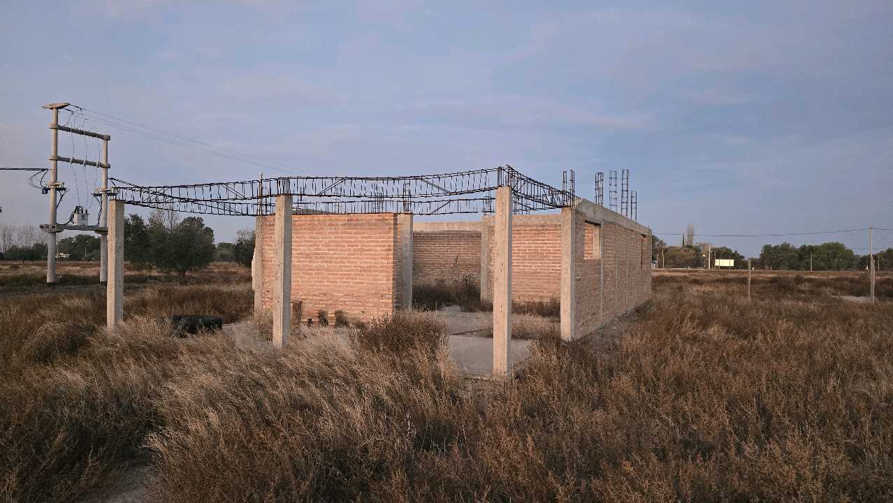 CASA EN VENTA EN OBRA EN LAS CALANDRIAS - foto 5