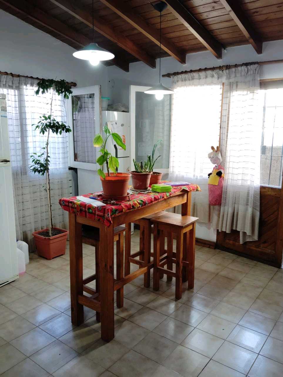 VENTA DE CASA EN BARRIO AERONAÚTICA, LAS HERAS- MZA. - foto 1
