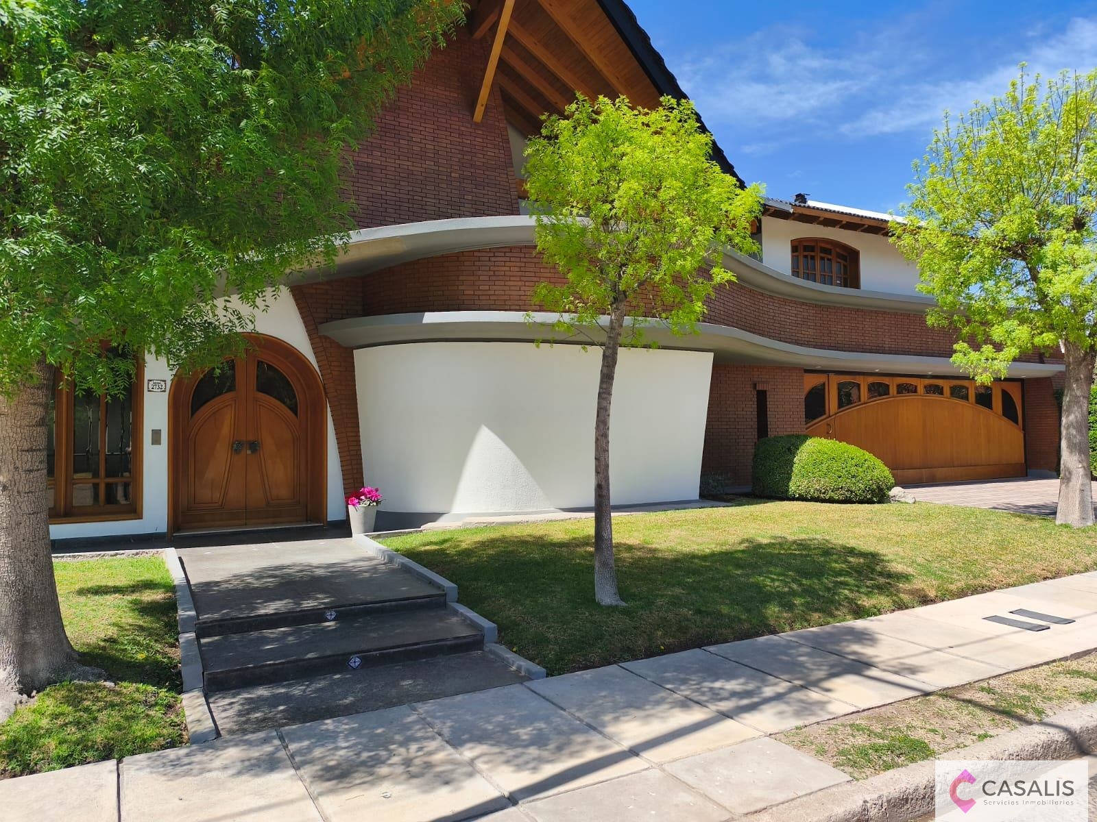 Casa en venta c/ cochera en Godoy Cruz - foto 2