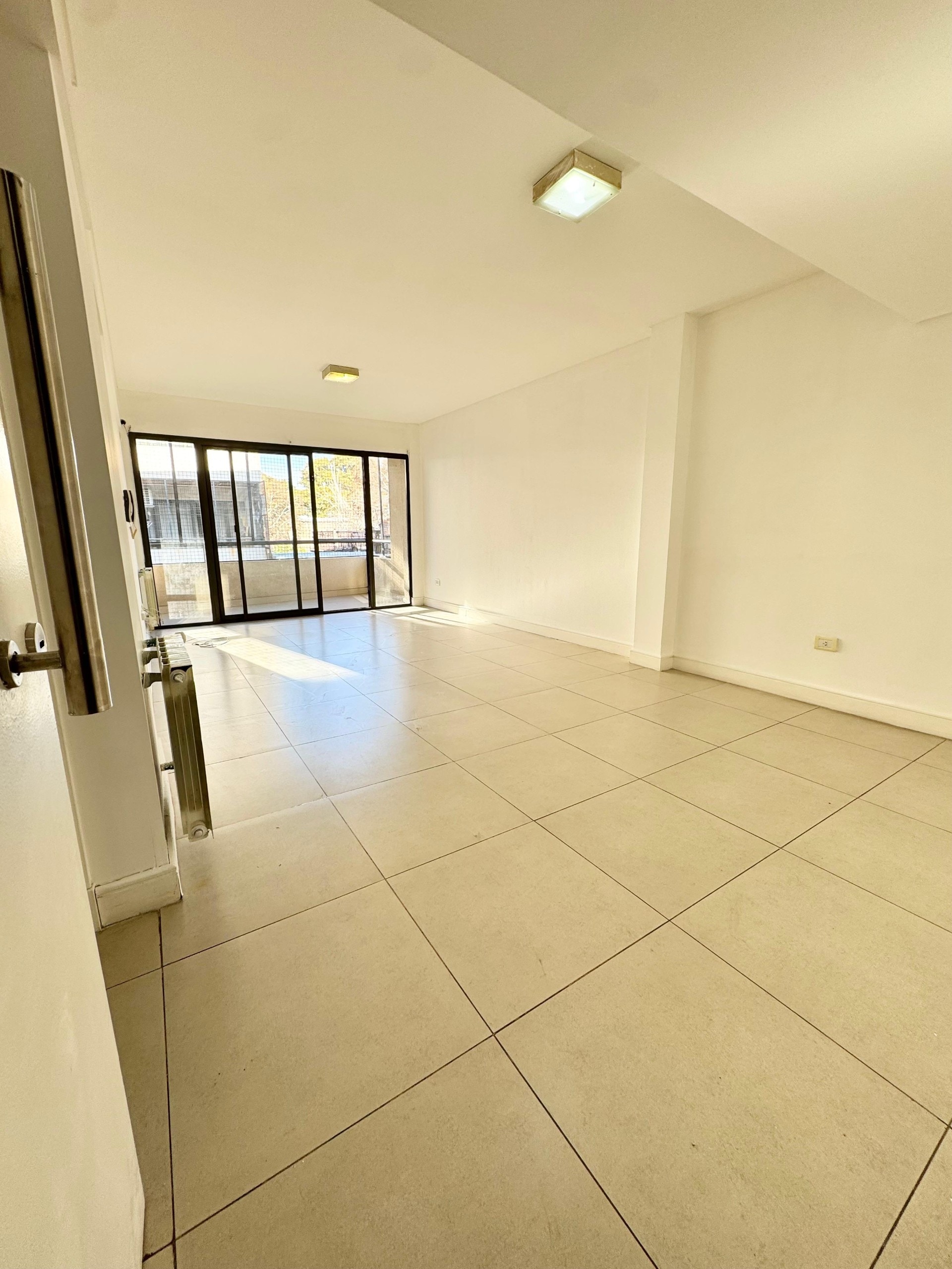 NOBLE vende Departamento cerca Parque Central APTA CREDITO - foto 3